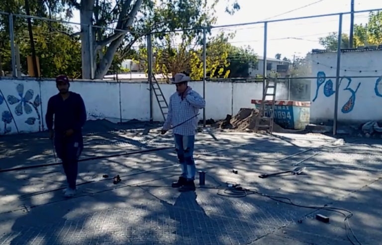 Mejoran el playón deportivo de Villa Luján